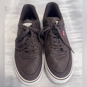 Men's size 10 Levi's Brown Lace Up